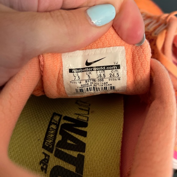 Women’s Nike sneakers - Picture 4 of 4